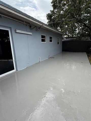 17520 NW 40th Ave, Miami Gardens, FL 33055