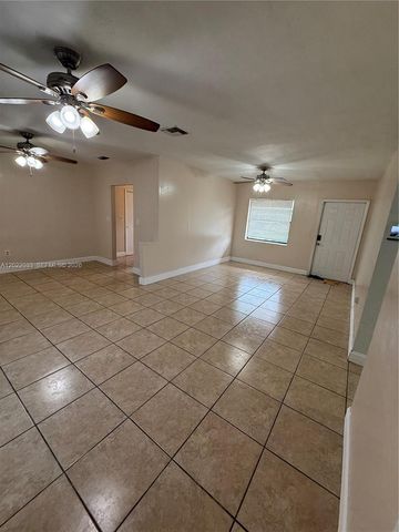 17520 NW 40th Ave, Miami Gardens, FL 33055