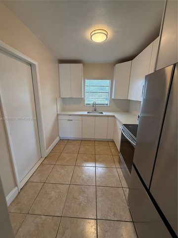 17520 NW 40th Ave, Miami Gardens, FL 33055