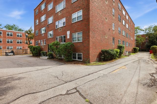 269 Harvard St 14, Cambridge, MA 02139