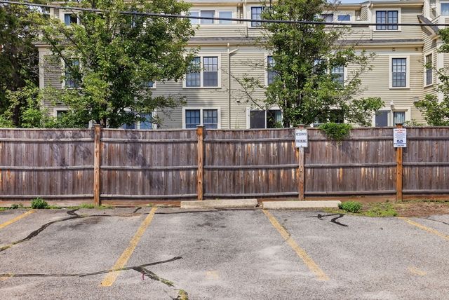 269 Harvard St 14, Cambridge, MA 02139