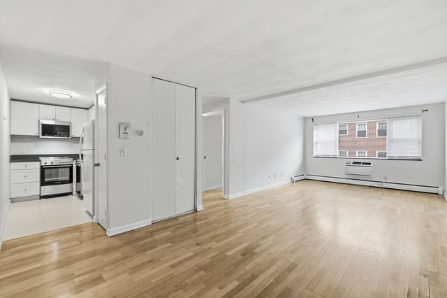 269 Harvard St 14, Cambridge, MA 02139