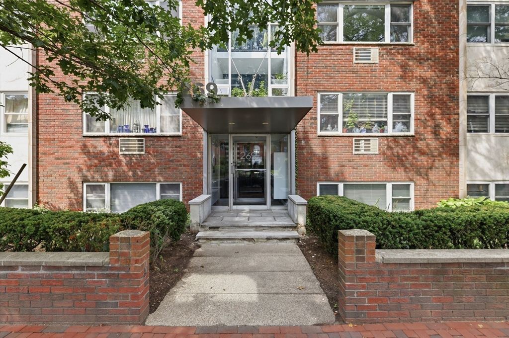 269 Harvard St 14, Cambridge, MA 02139