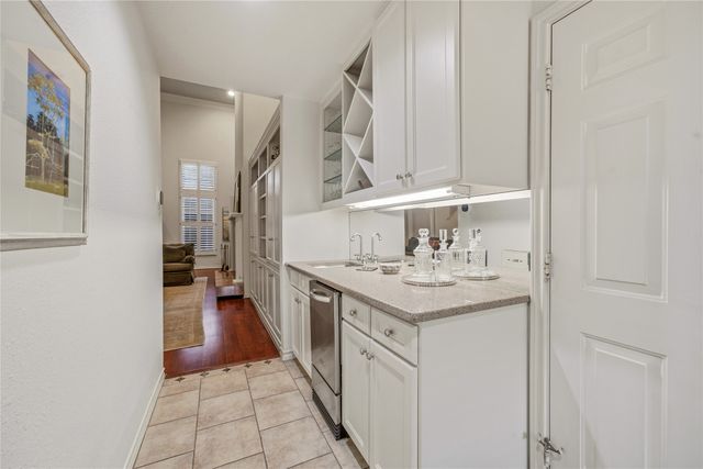 4000 W 5th Street, Fort Worth, TX 76107