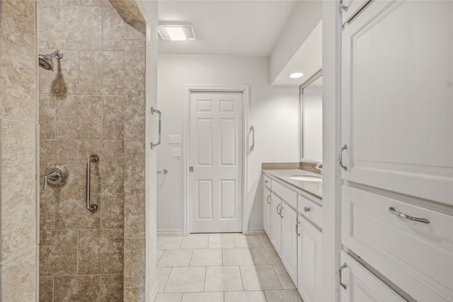4000 W 5th Street, Fort Worth, TX 76107