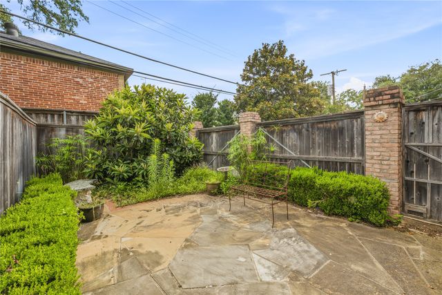 4000 W 5th Street, Fort Worth, TX 76107