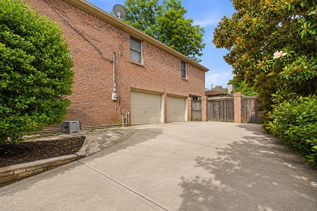 4000 W 5th Street, Fort Worth, TX 76107
