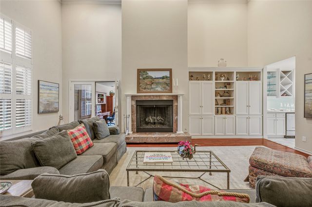 4000 W 5th Street, Fort Worth, TX 76107