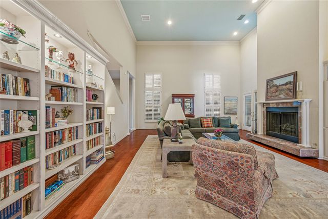 4000 W 5th Street, Fort Worth, TX 76107