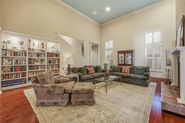 4000 W 5th Street, Fort Worth, TX 76107