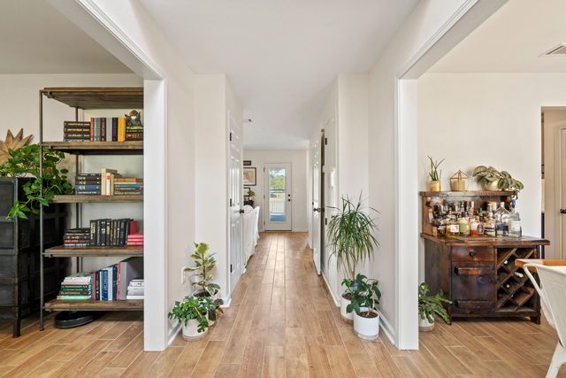 2204 Creekwood Court, Navarre, FL 32566