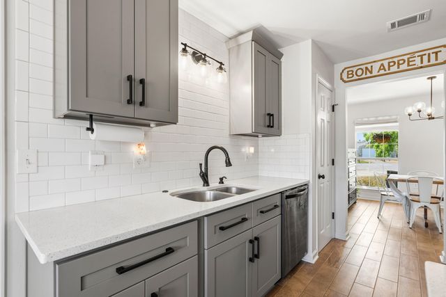 2204 Creekwood Court, Navarre, FL 32566