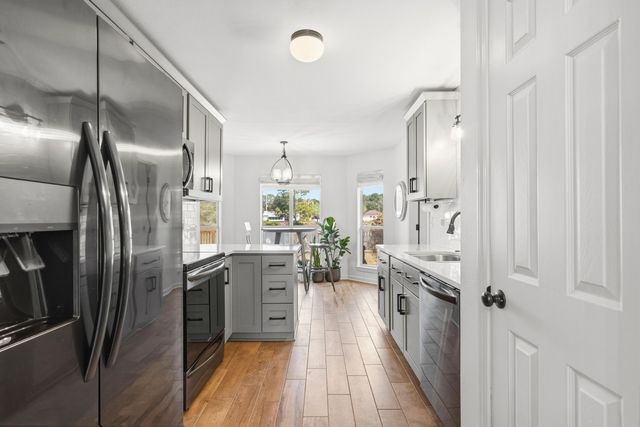 2204 Creekwood Court, Navarre, FL 32566