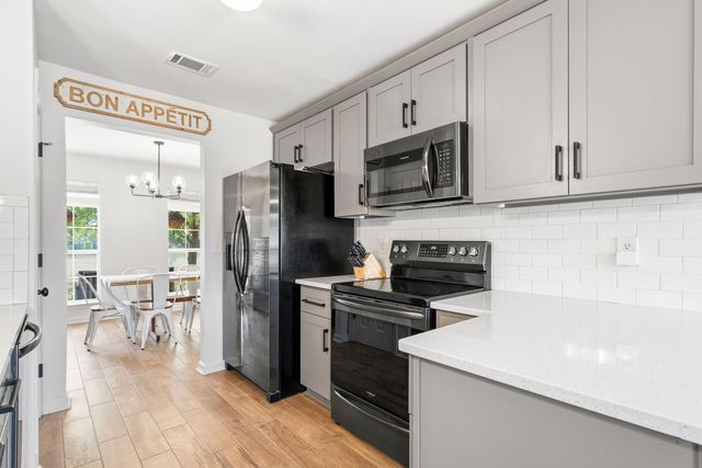 2204 Creekwood Court, Navarre, FL 32566