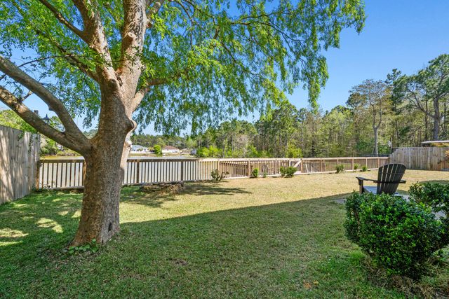 2204 Creekwood Court, Navarre, FL 32566