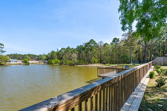 2204 Creekwood Court, Navarre, FL 32566
