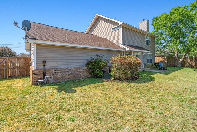 2204 Creekwood Court, Navarre, FL 32566