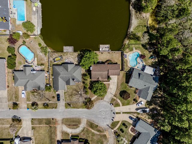 2204 Creekwood Court, Navarre, FL 32566