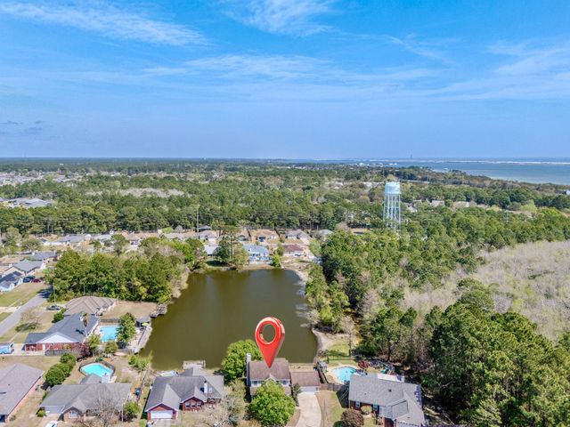2204 Creekwood Court, Navarre, FL 32566