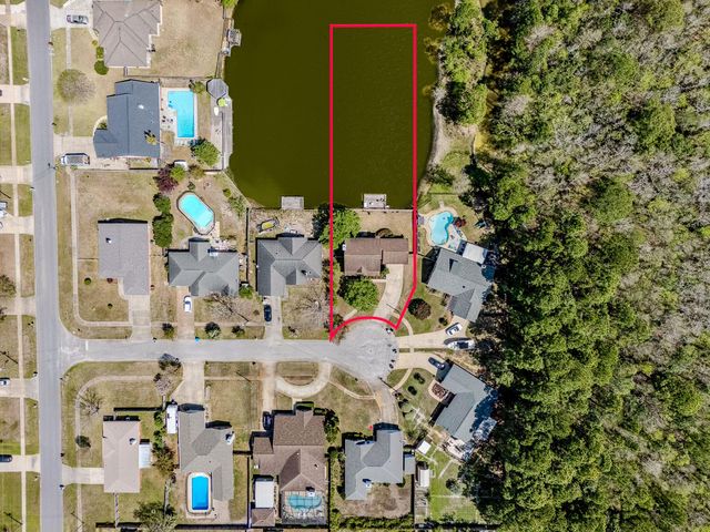 2204 Creekwood Court, Navarre, FL 32566