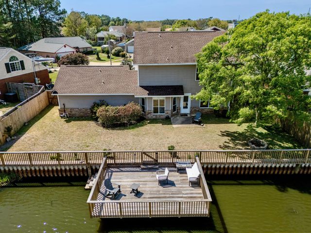 2204 Creekwood Court, Navarre, FL 32566