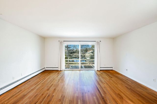 5 Rivers View Road, Waquoit, MA 02536