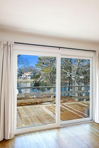 5 Rivers View Road, Waquoit, MA 02536