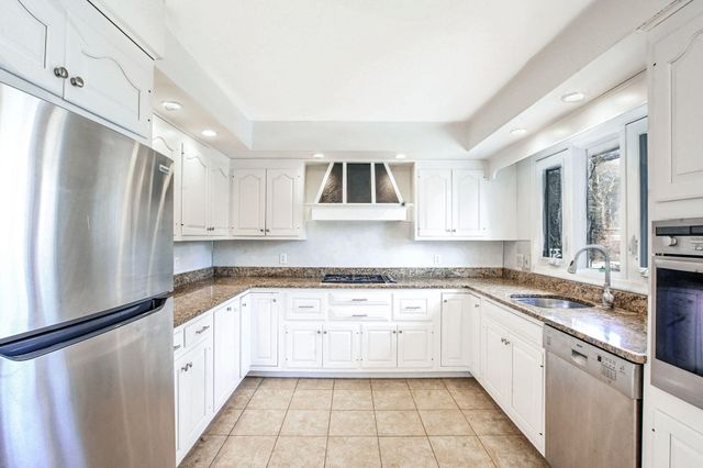 5 Rivers View Road, Waquoit, MA 02536