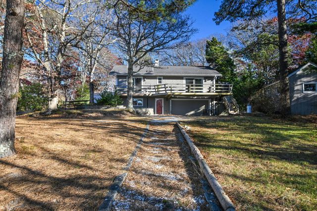 5 Rivers View Road, Waquoit, MA 02536