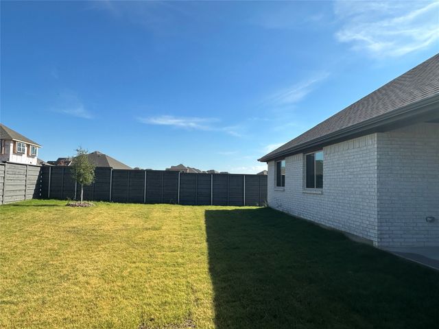 805 Twisted Leaf Lane, Little Elm, TX 76227