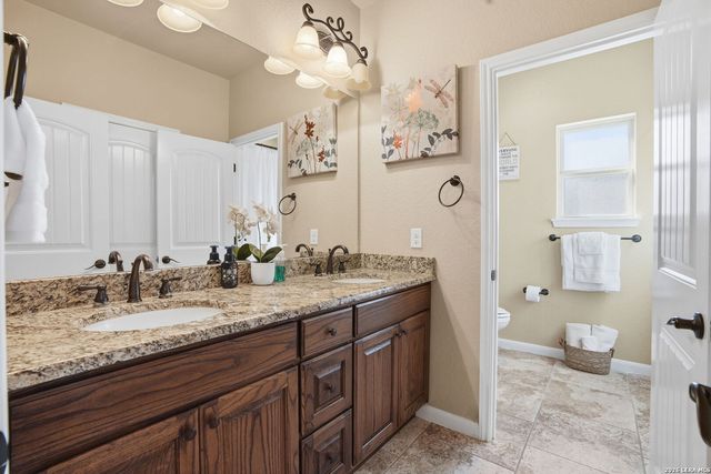 109 Bucks Ln, La Vernia, TX 78121