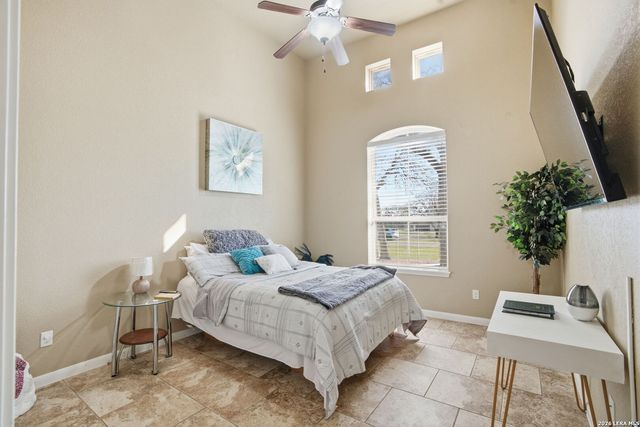 109 Bucks Ln, La Vernia, TX 78121