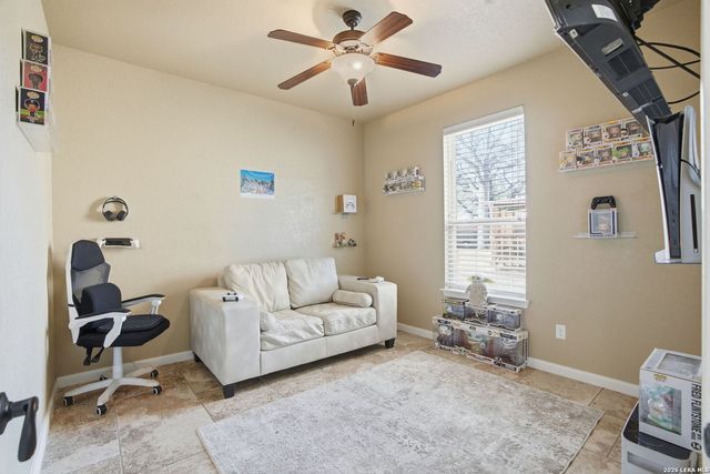 109 Bucks Ln, La Vernia, TX 78121