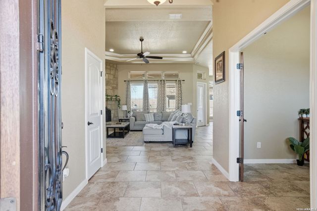 109 Bucks Ln, La Vernia, TX 78121