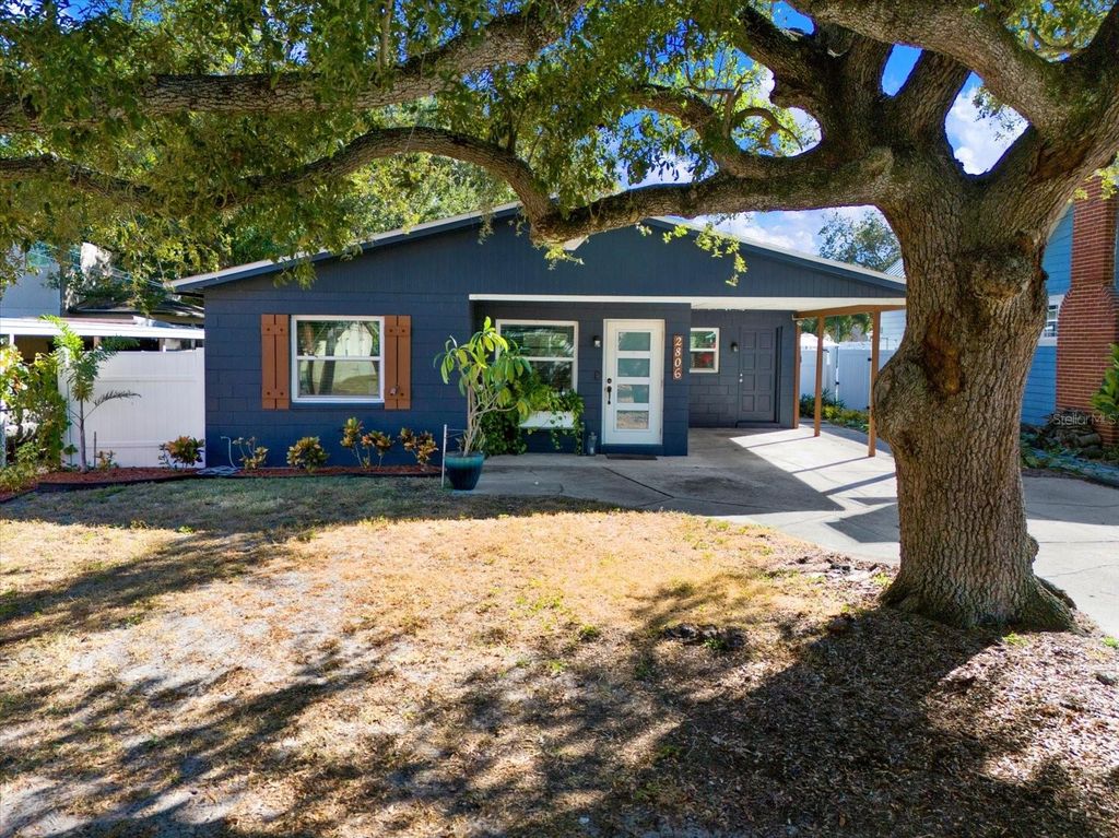 Image 2 of property listing at 2806 W WALLACE AVENUE, Tampa, FL 33611