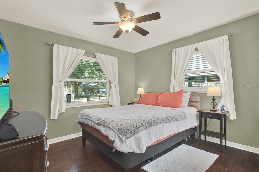 Image 11 of property listing at 2806 W WALLACE AVENUE, Tampa, FL 33611