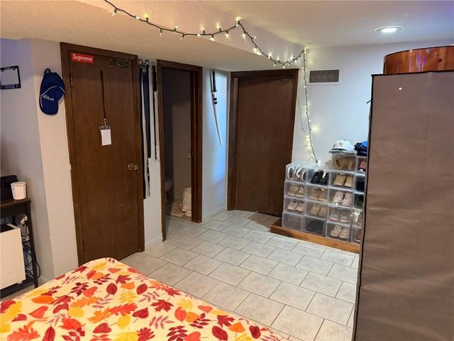 1903 E Lindenwood Circle, Olathe, KS 66062
