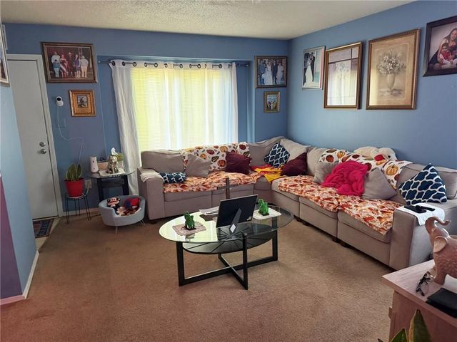 1903 E Lindenwood Circle, Olathe, KS 66062