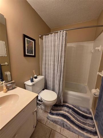 1903 E Lindenwood Circle, Olathe, KS 66062
