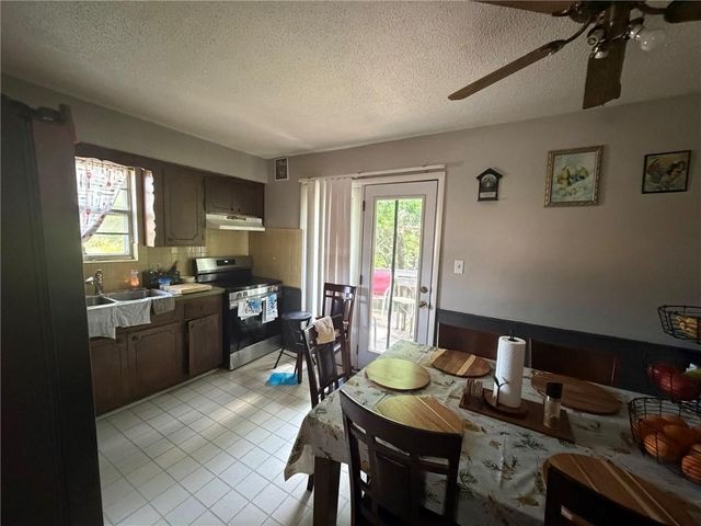1903 E Lindenwood Circle, Olathe, KS 66062
