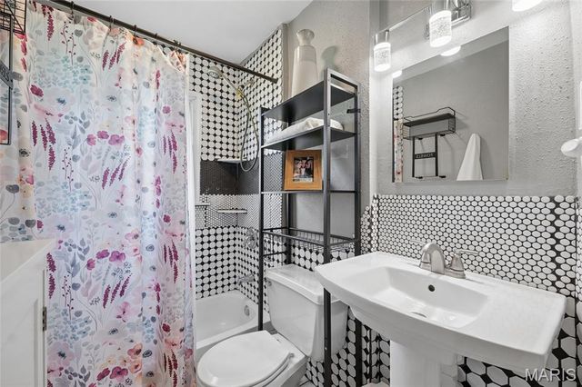 630 Bell Avenue, Webster Groves, MO 63119