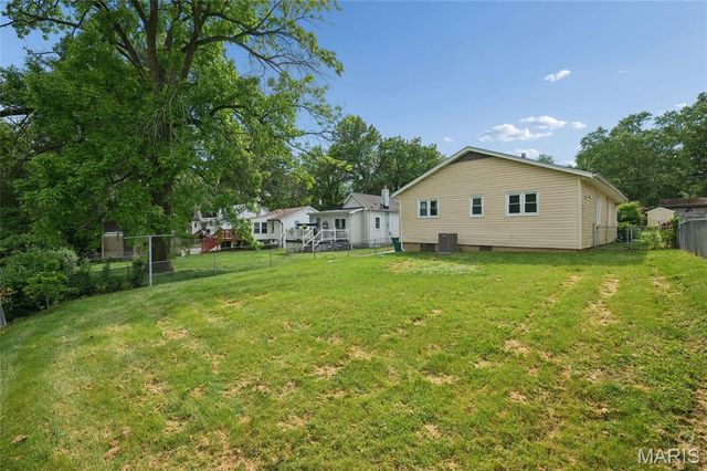 630 Bell Avenue, Webster Groves, MO 63119