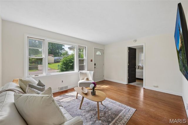 630 Bell Avenue, Webster Groves, MO 63119