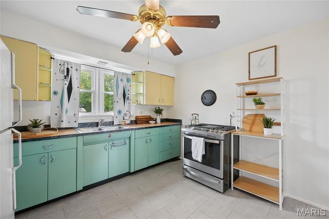 630 Bell Avenue, Webster Groves, MO 63119