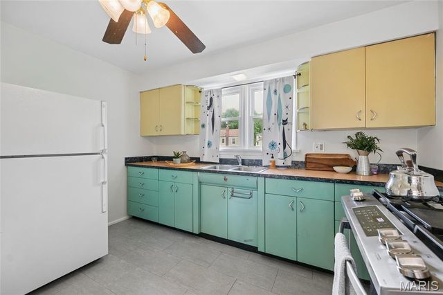 630 Bell Avenue, Webster Groves, MO 63119