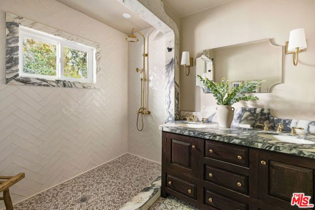 1432 El Paso Drive, Los Angeles, CA 90065