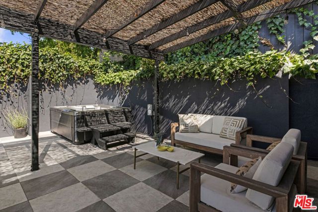 1432 El Paso Drive, Los Angeles, CA 90065