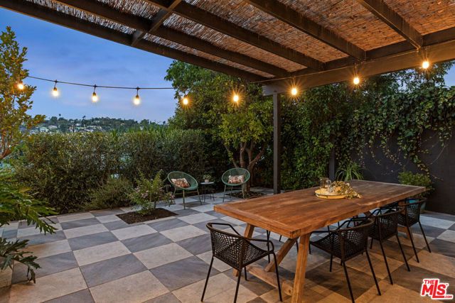 1432 El Paso Drive, Los Angeles, CA 90065
