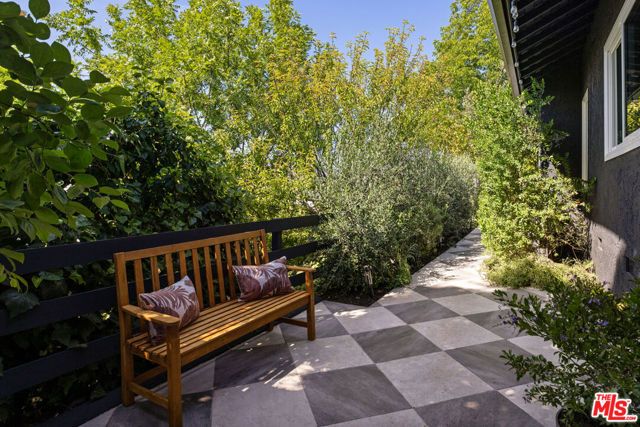 1432 El Paso Drive, Los Angeles, CA 90065