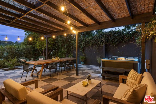1432 El Paso Drive, Los Angeles, CA 90065